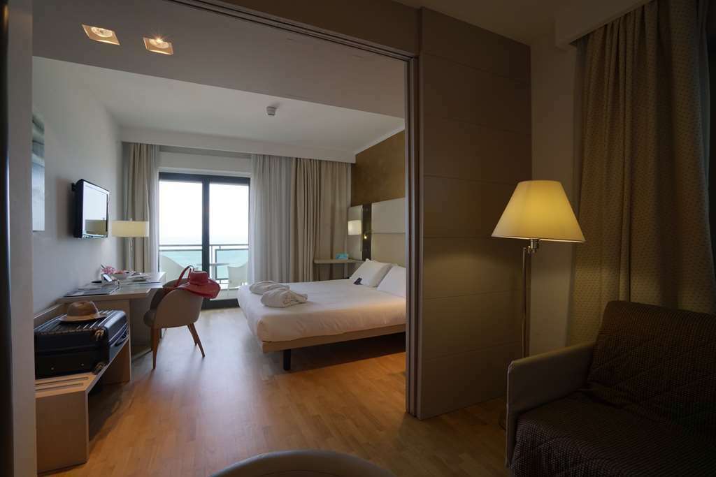 Charlie In Hotel 4*